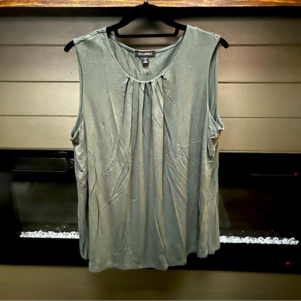 Roz & Ali Pleated Tank Blouse - Size 1X - Like New